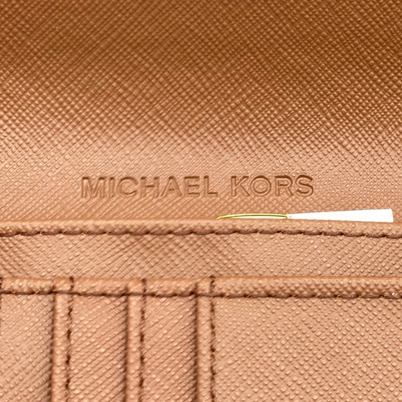 Michael Kors Trifold Wallet Vanilla - Picture 9 of 9